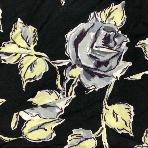 Alexandra Lee. Scoop neck. MIDI dress. Floral.Black/yellow. Size 14. - Picture 2 of 6